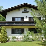 Haus Mit Garten * 유겐도르프