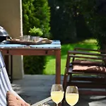 Haus Mit Garten Hébergement de vacances *