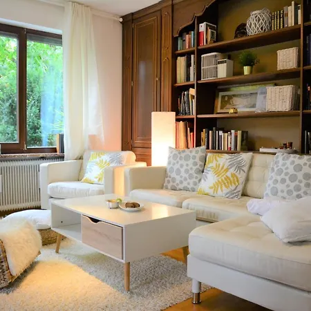 Haus Mit Garten 別荘 *