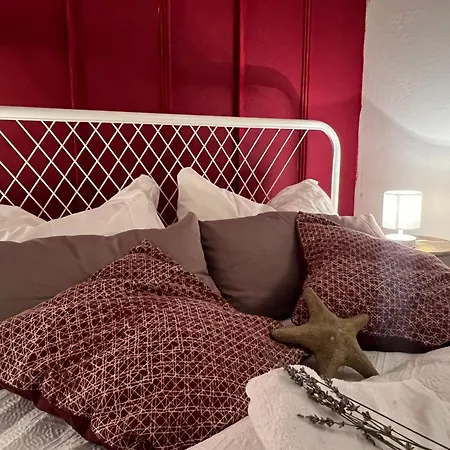 Haus Mit Garten 別荘