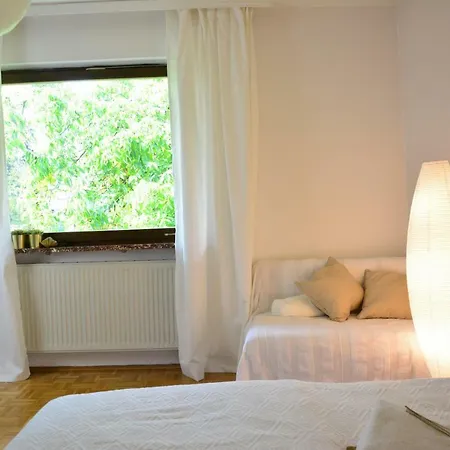 Haus Mit Garten 別荘 *