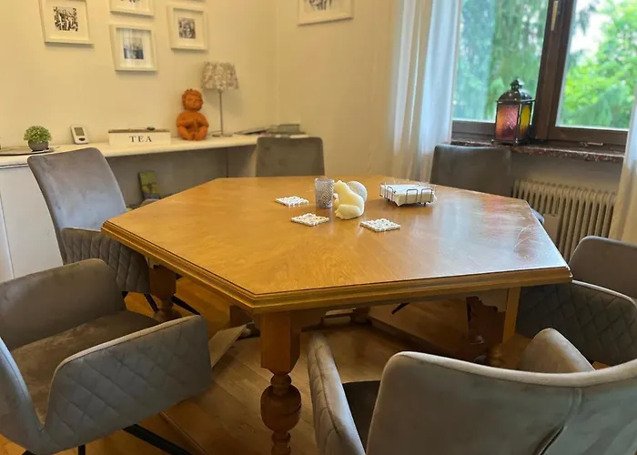 Dom wakacyjny Haus Mit Garten *