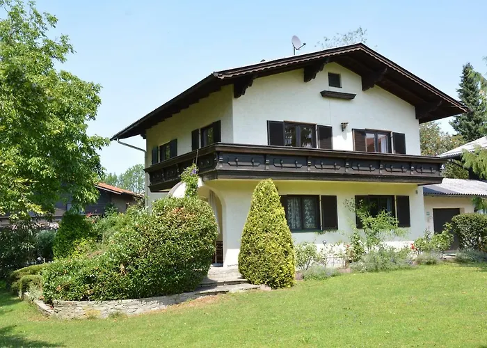 Haus Mit Garten Casa vacanze *